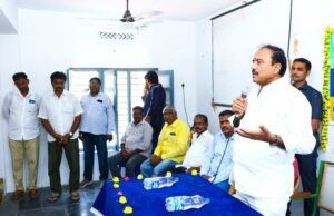 కుట్టు మిషన్ ఉచిత శిక్షణ ప్రారంభించిన ఎమ్మెల్యే ఎంఎం కొండయ్య