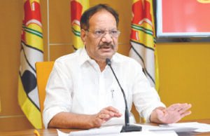 తల్లిని, చెల్లిని మోసం చేసిన జగన్కు ఓటర్లను మోసం చేయడం పెద్ద లెక్కేమీకాదు : నక్క ఆనందబాబు