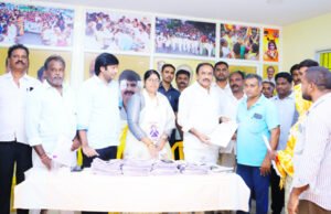 సమస్యలపై చిత్తశుద్దితో పనిచేయాలి : అధికారులకు ఎంఎల్ఎ ఆదేశం