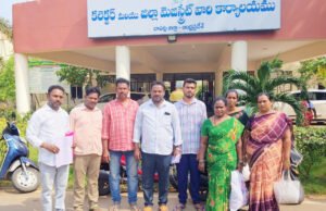 రెల్లి కాలనీ ప్రజలు కలెక్టర్కు వినతి