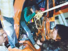 జాతీయ రహదారిలో రెండు లారీలు ఢీ