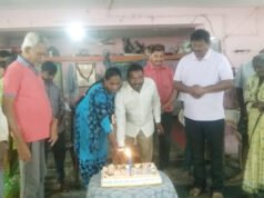 వృద్దాశ్రమంలో అన్నదానం