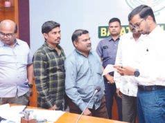 జాతీయ రహదారి వెంబడి సర్వీసు రోడ్డు నిర్మించాలి