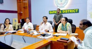 అధికారులకు క్రమశిక్షణ, చురుకుతనం ఉండాలి : కలెక్టర్