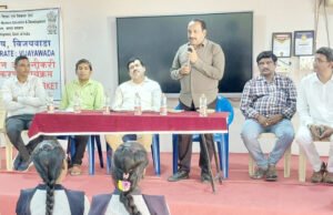 లక్ష్యాన్ని ఎంచుకొని విజయం సాధించాలి