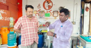 పాలకేంద్రాల ఆకస్మిక తనిఖీలు