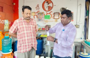 పాలకేంద్రాల ఆకస్మిక తనిఖీలు