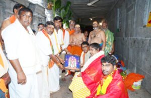 వైభవంగా ప్రసన్నాంజనేయ స్వామి తిరునాళ్లు