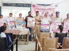 విద్యార్థినుల్లో స్ఫూర్తి నింపే చిత్రాల ప్రదర్శన