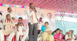 పేకాట క్లబ్ లోకేష్తో ప్రారంభించండి : మాజీ ఎమ్మెల్యే ఆమంచి కృష్ణమోహన్