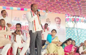 పేకాట క్లబ్ లోకేష్తో ప్రారంభించండి : మాజీ ఎమ్మెల్యే ఆమంచి కృష్ణమోహన్