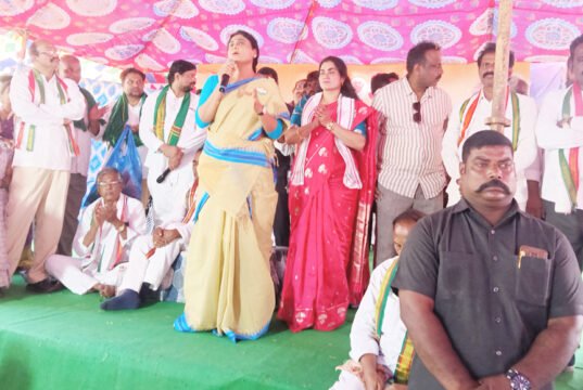 పేదల పొట్టకొట్టేందుకు బిజెపి కుట్ర : పిసిసి అధ్యక్షురాలు వైఎస్ షర్మిలారెడ్డి ఆరోపణలు