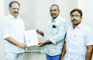 సిఎం సహాయనిధి చెక్కు అందజేత