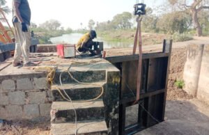 కొమ్మమూరు కాలువ పనులు పునరుద్ధరణ