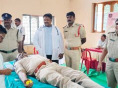 డిఎస్పి మొయిన్ రక్తదానం