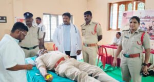 డిఎస్పి మొయిన్ రక్తదానం