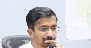 విద్యార్థుల హాజరు నూరు శాతం ఉండాలి : కలెక్టర్ డాక్టర్ వినోద్ కుమార్