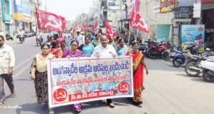 అంగన్వాడీల అక్రమ అరెస్టులకు నిరసన