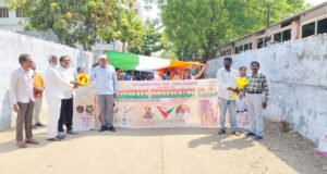 జాతీయ జెండాతో శ్రీగౌతమి విద్యార్ధుల ర్యాలీ