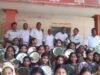 విద్యార్థులకు ప్లేట్లు బహుకరణ